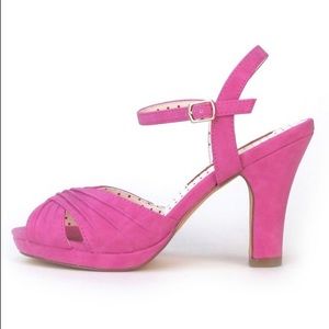 Magenta vintage bait foot wear heel